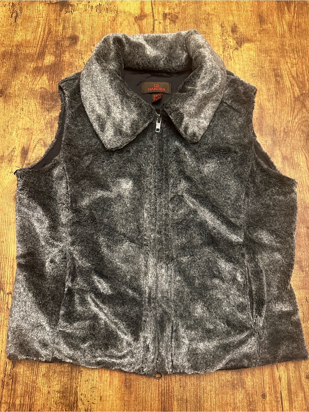 Danier Women’s Charcoal Gray Faux Fur Zip Up Vest - XS
